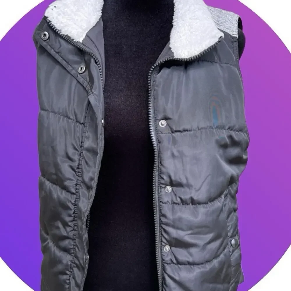 Skies are Blue, Women’s vest, size S, nylon & knit, white plush collar